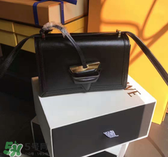 loewe罗意威女包价格,loewe三角包尺寸有几种