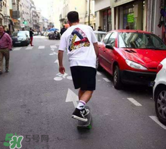 palace衣服什么价位,palace一件卫衣多少钱