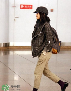 双肩包怎么搭配衣服,双肩包怎么背好看