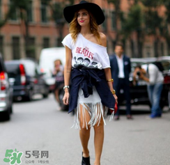 斜肩适合穿什么样的衣服?,斜肩怎么穿衣好看