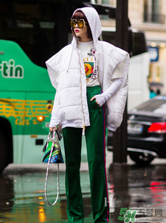 lv彩色印花包,lv经典印花