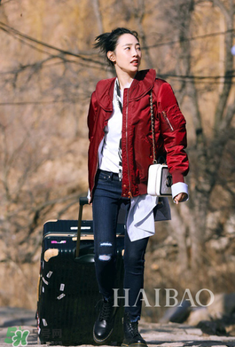 白百合穿的羽绒服什么牌子