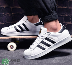 adidas贝壳头一般多少钱,阿迪达斯贝壳头实体店多少钱一双 adidas贝壳头一般多少钱,阿迪达斯贝壳头实体店多少钱一双