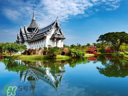 二月份去泰国穿什么,泰国人一年四季穿什么衣服?