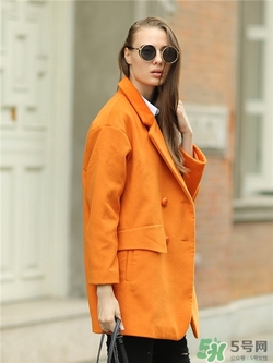 橙色衣服应该搭配什么颜色的裤子,橙色裤子配什么颜色上衣好看