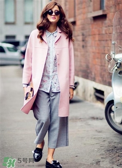 粉色衣服搭配什么颜色,粉色衣服和什么颜色搭配好看图片