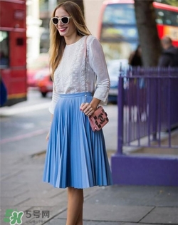 百褶裙搭配什么外套最好看,百褶长裙搭配什么外套好看 百褶裙搭配什么外套最好看,百褶长裙搭配什么外套好看
