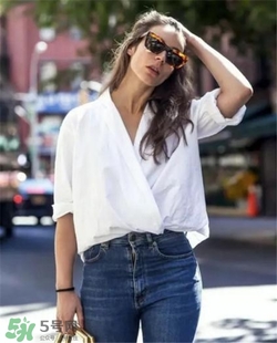 衬衫可以配牛仔裤穿吗,衬衫可以搭配牛仔外套吗