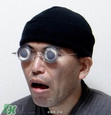 戴眼镜死鱼眼图片,隐形眼镜可以矫正死鱼眼吗