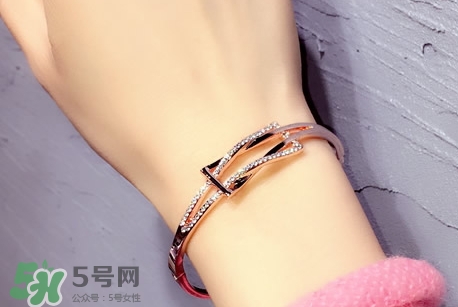 男生送女生手镯的寓意是什么,男生送女生镯子代表什么