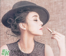 皮肤黄戴什么颜色的帽子显白,脸黄戴什么颜色的帽子 皮肤黄戴什么颜色的帽子显白,脸黄戴什么颜色的帽子