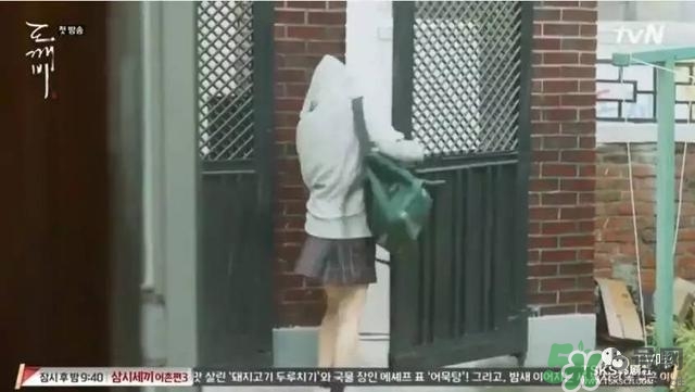 银色的包包是什么牌子,金高银大衣牌子