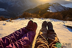 一到冬天鞋子里就特别湿怎么回事,冬天感觉鞋子里面很湿
