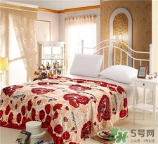 法兰绒和珊瑚绒的区别哪个好,是法兰绒好还是珊瑚绒好呢 法兰绒和珊瑚绒的区别哪个好,是法兰绒好还是珊瑚绒好呢