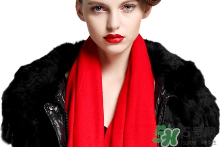 lv羊绒围巾掉毛正常吗,羊绒围巾掉毛正常吗?