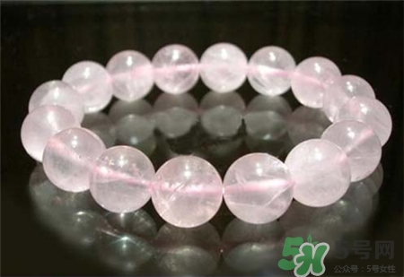 戴粉水晶真的招桃花吗,粉水晶戴左手还是右手招桃花