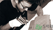 包包破皮了怎么办啊,皮包整个掉皮了怎么处理