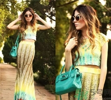 秋天穿什么颜色衣服好看,秋冬天适合穿什么颜色的衣服