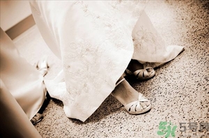 结婚新娘可以穿黑色鞋子吗,新娘鞋子要穿什么颜色