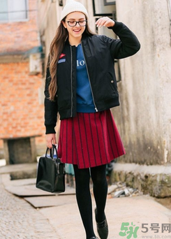 秋冬穿裙子怎么搭配袜子,冬天穿裙子袜子怎么搭