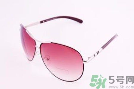 太阳镜镜片什么材质的好,太阳镜片什么材质的比较好