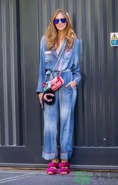 你穿的每一条牛仔裤都在毁灭我们的未来,你穿过的每一条牛仔裤都在毁灭我们的未来