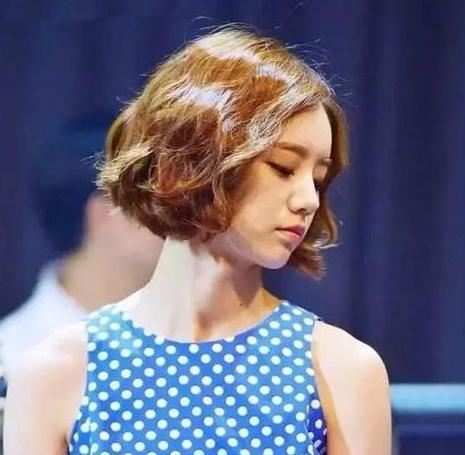 清爽的发型,流行最佳发型8款