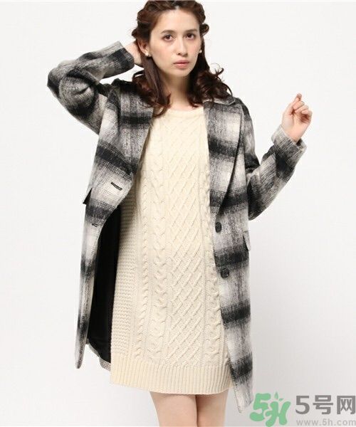 冬天大衣里面穿什么暖和,冬天保暖大衣