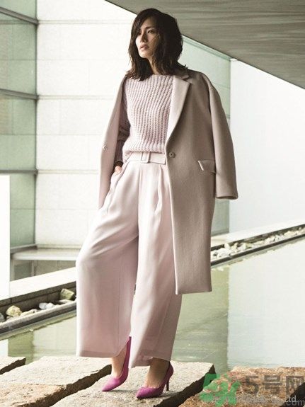 粉色系衣服搭配,粉色穿搭怎么搭配