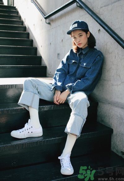 如何戴棒球帽好看,棒球帽配什么衣服好看