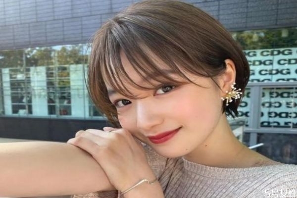 短发适合剪什么刘海好看,短发剪什么刘海好看