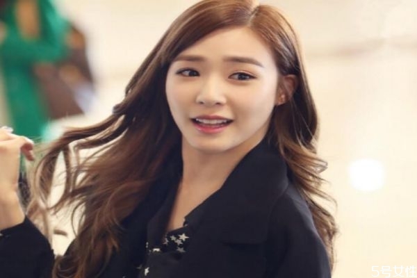 什么刘海显脸瘦,剪刘海适合什么脸型 什么刘海显脸瘦,剪刘海适合什么脸型