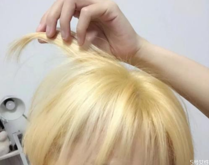 漂头发会导致脱发吗,经常漂头发会脱发吗 漂头发会导致脱发吗,经常漂头发会脱发吗