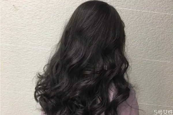 热烫第二天可以洗头吗,热烫第二天可以洗头吗男生