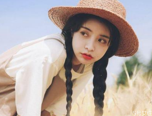 戴帽子怎么不压刘海,什么帽子不压刘海