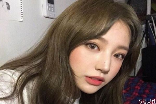 闷青色头发适合什么年龄,闷青色适合什么发型图片