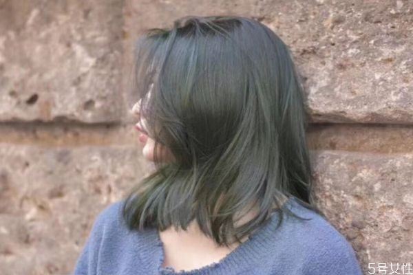 染闷青色头顶黄怎么补救,染闷青色头顶发黄怎么处理