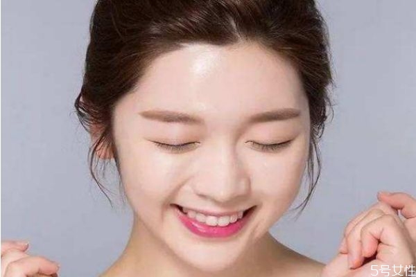 发际线太高剪什么发型好看,发际线高什么发型好看