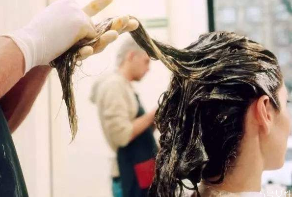 染发前几天不洗头,染头发前最好几天不洗头