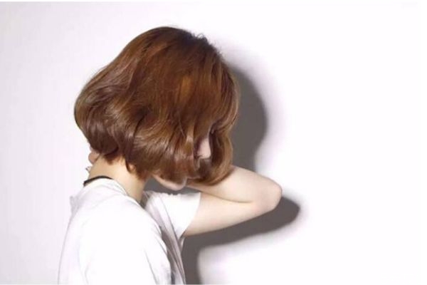 冷烫不加热需要多久才能出卷,冷烫不加热要等多久 冷烫不加热需要多久才能出卷,冷烫不加热要等多久