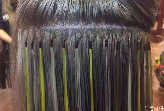 接发胶水怎么去除,接的头发胶水怎么去除