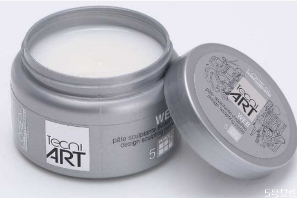 啫喱膏和发泥哪个好用,啫喱膏和发泥哪个好