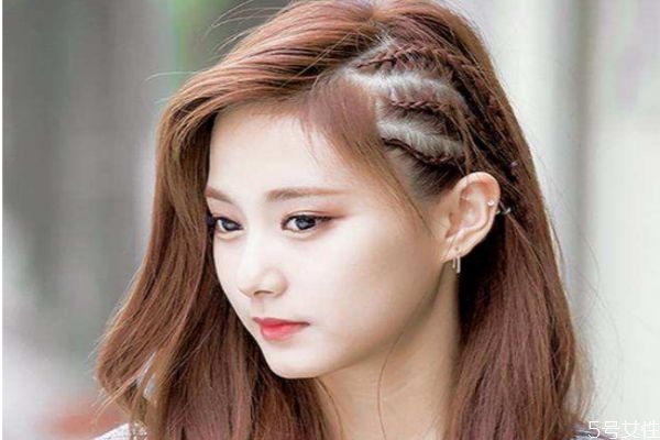 短发刘海长了怎么扎好看,刘海长了怎么扎好看视频