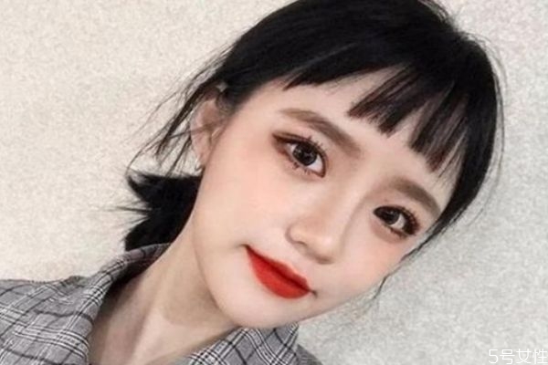 齐刘海向两边分怎么办,刘海总往两边分开怎么办