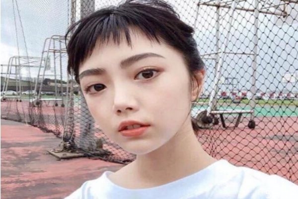 什么是狗啃式刘海,狗啃式刘海图片