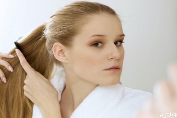 油性头发脱发怎么改善,脂溢性脱发如何改善