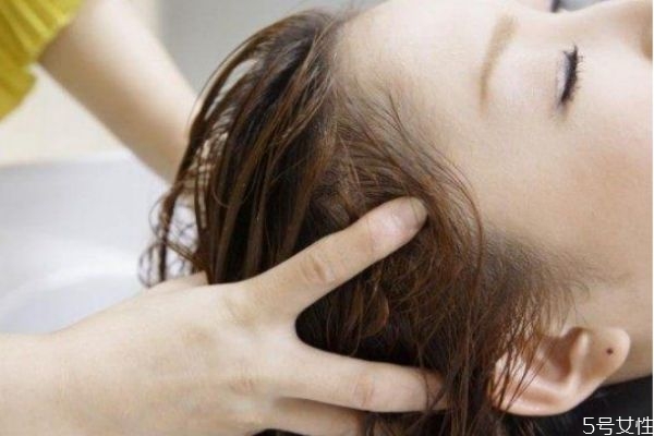 护发素能让头发柔顺吗,没有护发素的情况下可以用什么柔顺