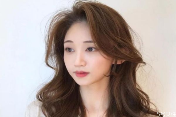 冷烫药水膏状好还是水状好,冷烫水和冷烫膏的区别