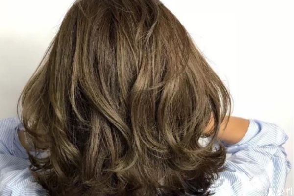 摩根烫烫完不蓬松,为什么烫完摩根烫蓬松不起来