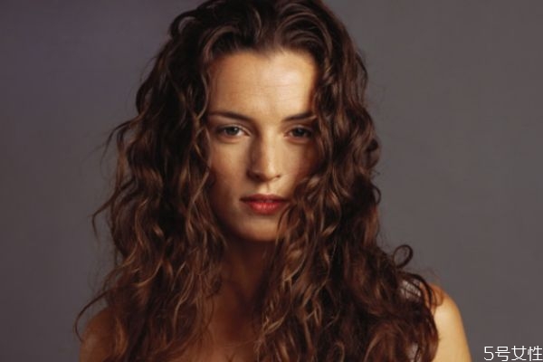 烫完羊毛卷什么时候可以洗直,烫完羊毛卷什么时候可以洗头